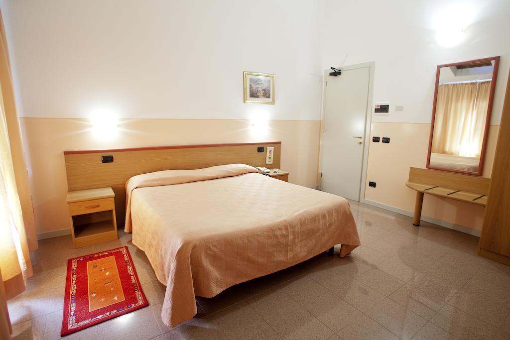 Master Hotel Castelvetro Piacentino Kültér fotó