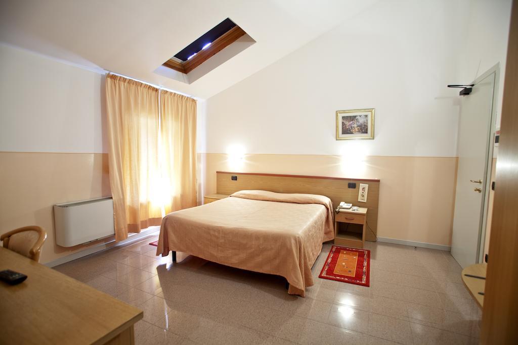 Master Hotel Castelvetro Piacentino Kültér fotó
