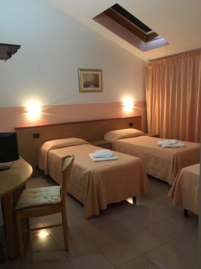 Master Hotel Castelvetro Piacentino Kültér fotó